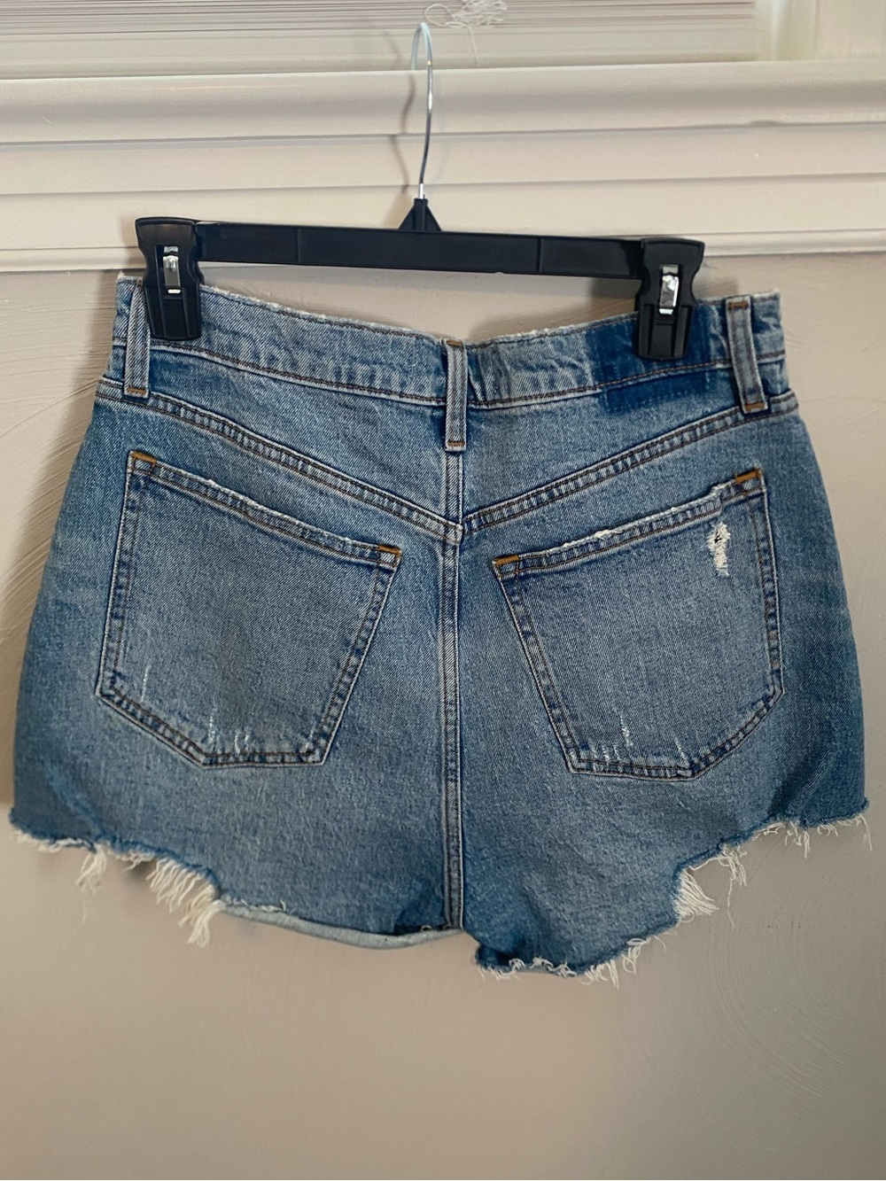 Abercrombie & Fitch Blue Denium High-Rise Curve Love “The Mom Short” - Picture 2 of 3